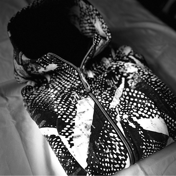 lululemon athletica Jackets & Blazers - Lululemon Scuba Hoodie III